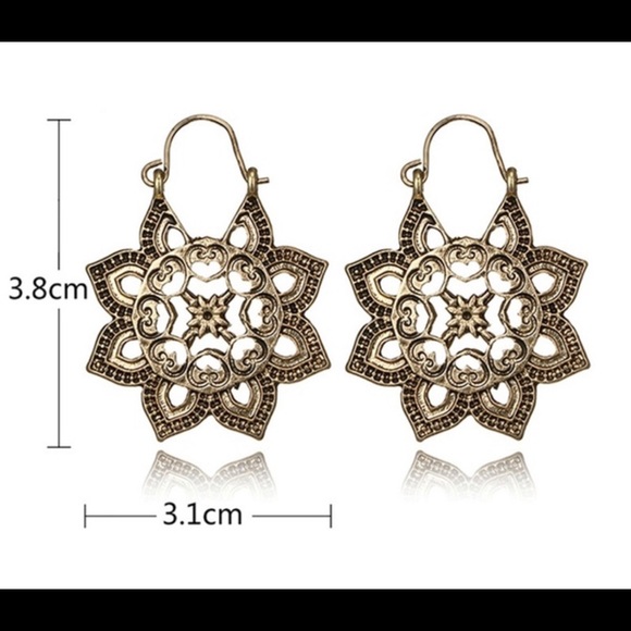 Bohemian dainty mandala wire dangle earrings - Picture 7 of 7